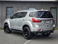 2016 Isuzu MU-X