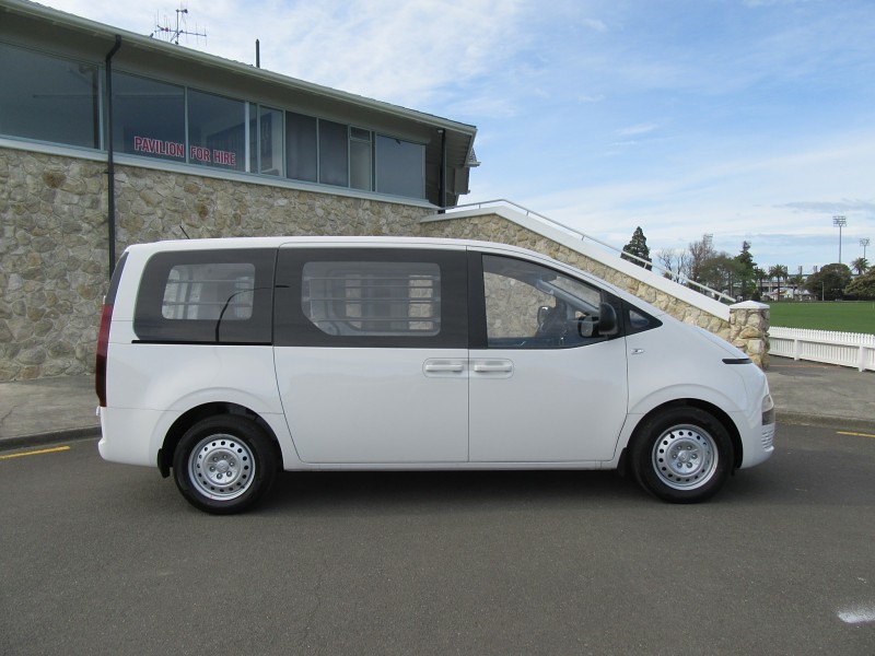 2024 Hyundai Staria