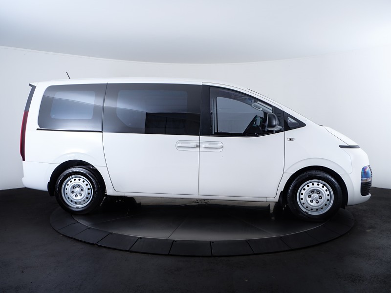 2022 Hyundai Staria