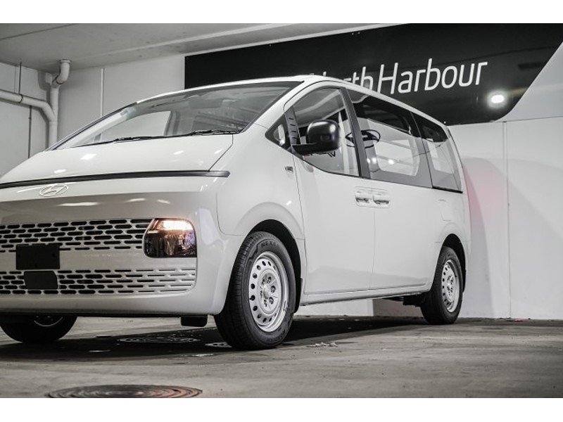 2025 Hyundai Staria