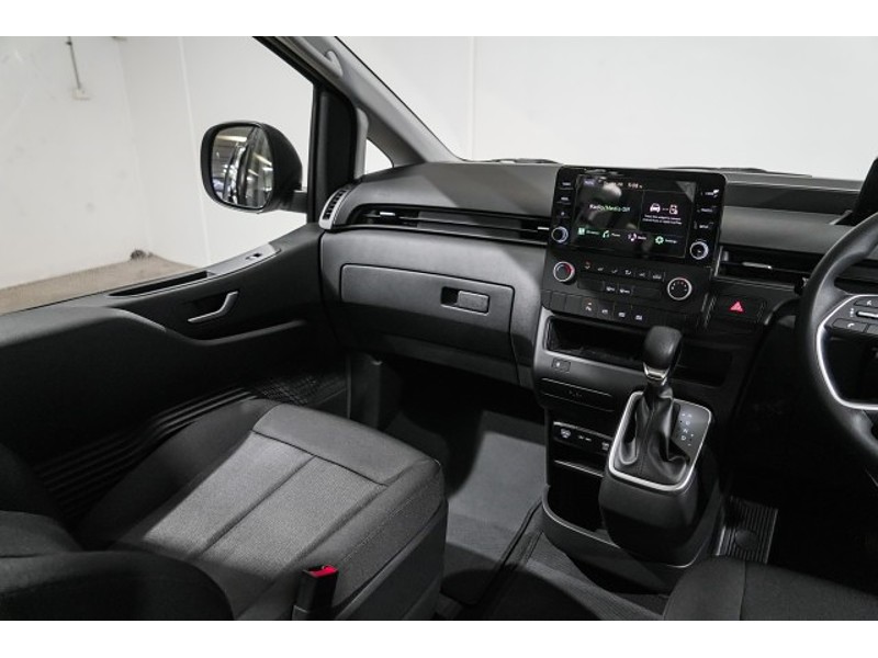 2025 Hyundai Staria