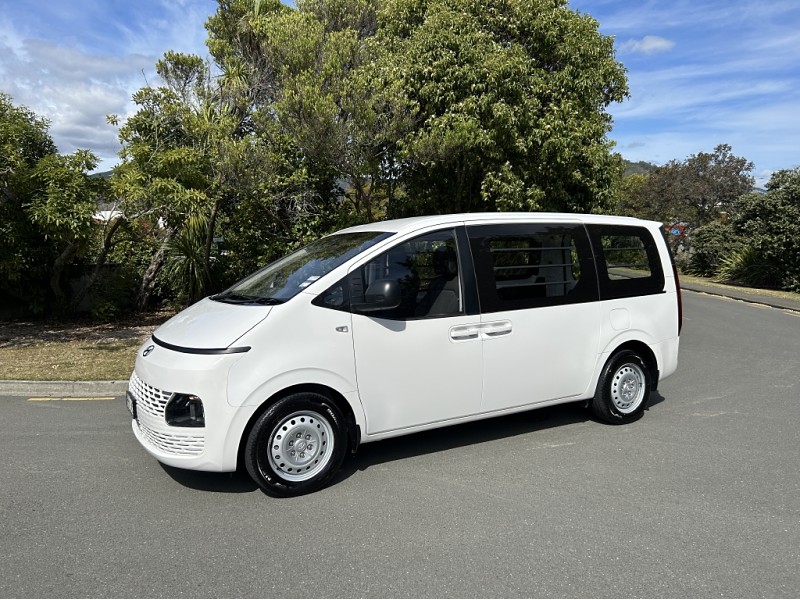 2022 Hyundai Staria