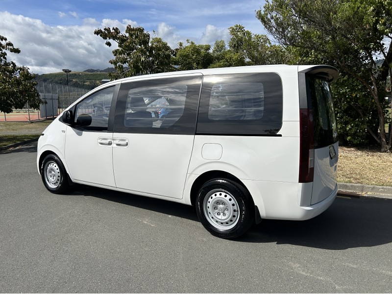 2022 Hyundai Staria