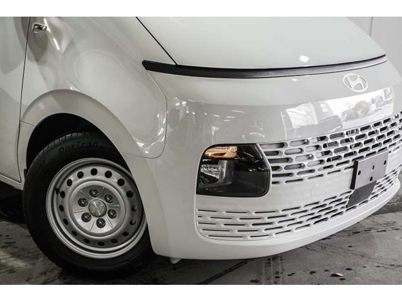 2025 Hyundai Staria Load