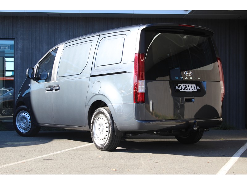 2024 Hyundai Staria
