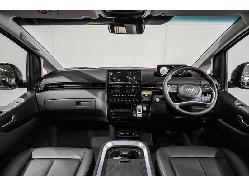 2025 Hyundai Staria