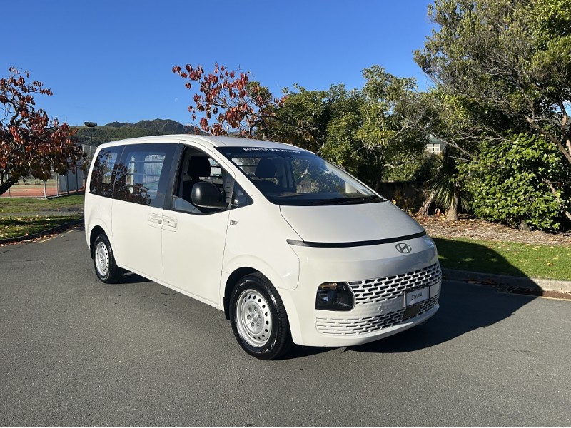 2025 Hyundai Staria