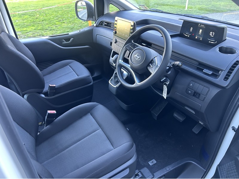 2025 Hyundai Staria