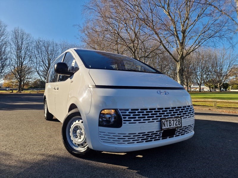 2021 Hyundai Staria Load