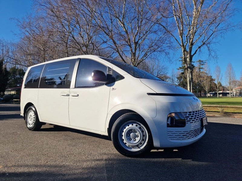 2021 Hyundai Staria Load