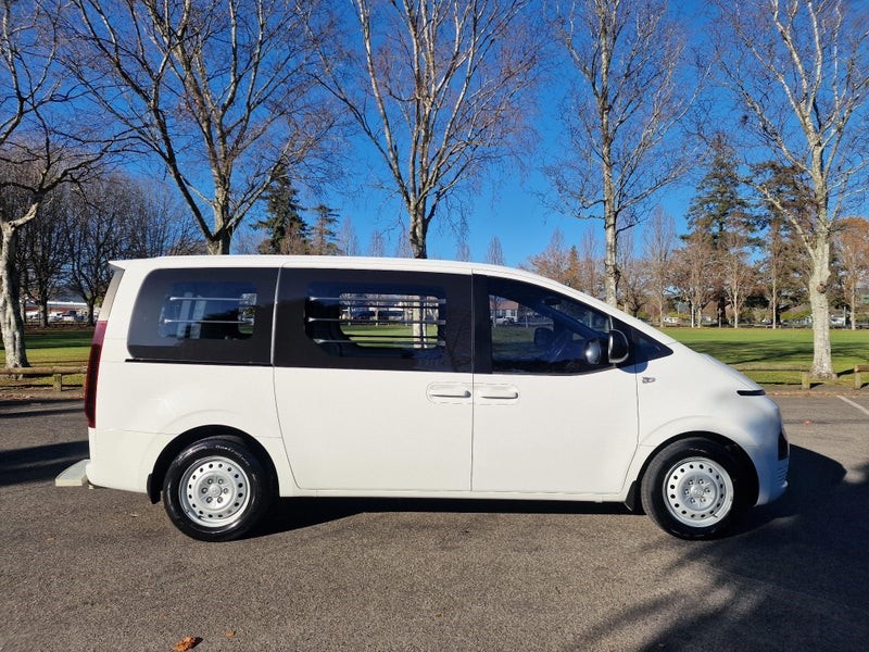 2021 Hyundai Staria Load