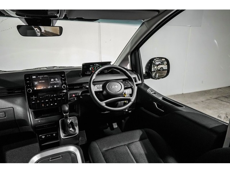 2025 Hyundai Staria