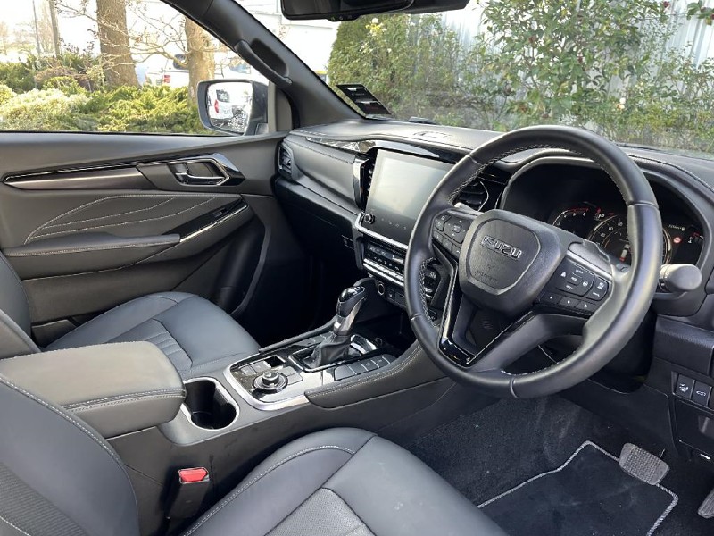 2025 Isuzu MU-X