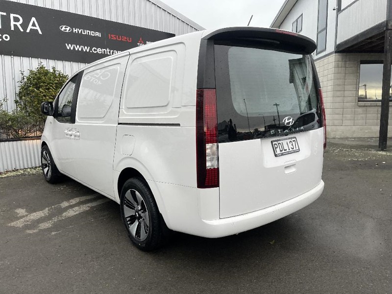 2022 Hyundai Staria
