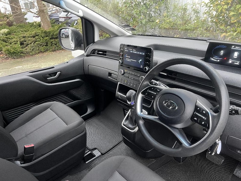 2022 Hyundai Staria