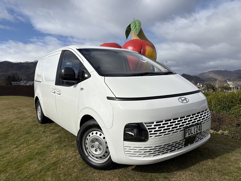 2022 Hyundai Staria