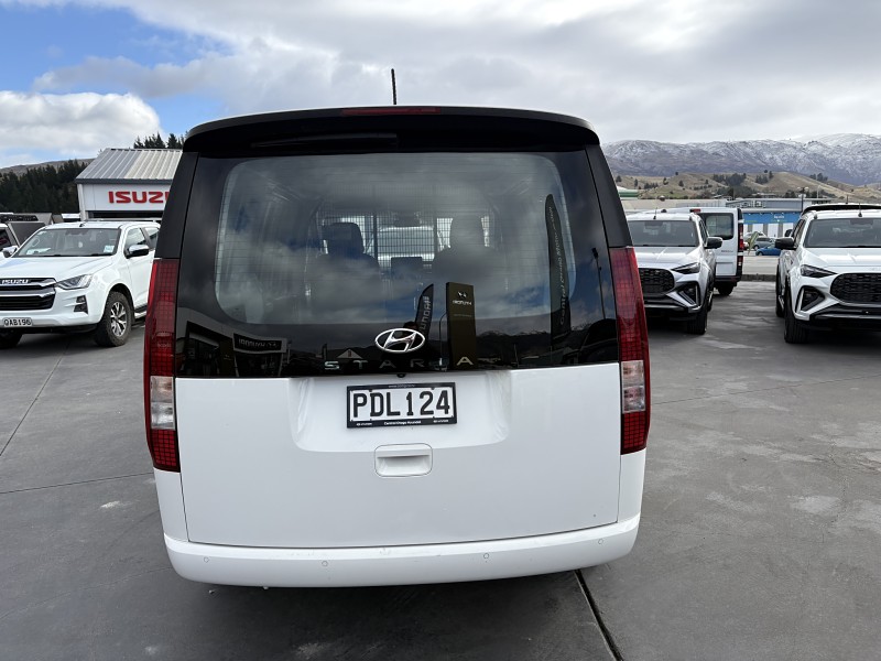 2022 Hyundai Staria