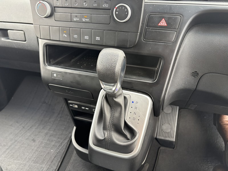 2022 Hyundai Staria
