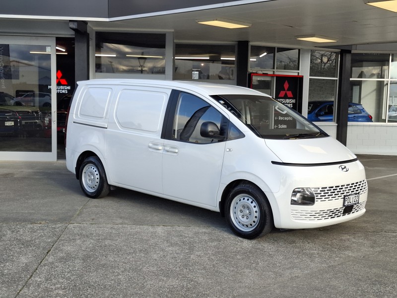 2022 Hyundai Staria
