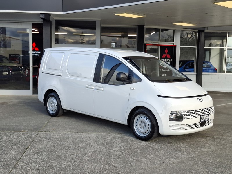 2022 Hyundai Staria