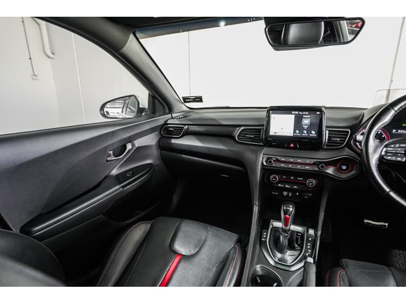 2019 Hyundai Veloster