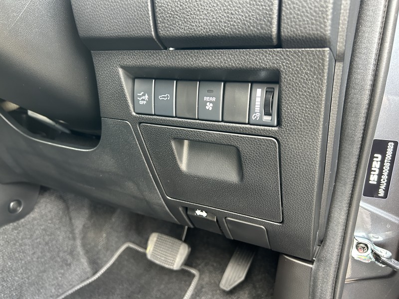 2025 Isuzu MU-X