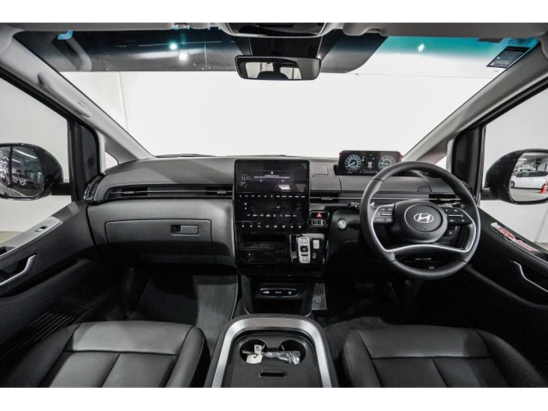2025 Hyundai Staria