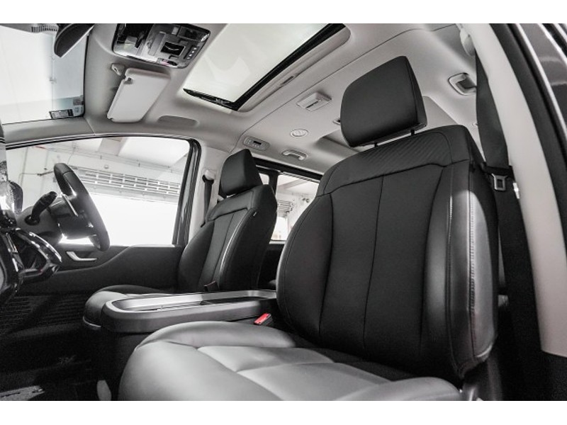 2025 Hyundai Staria