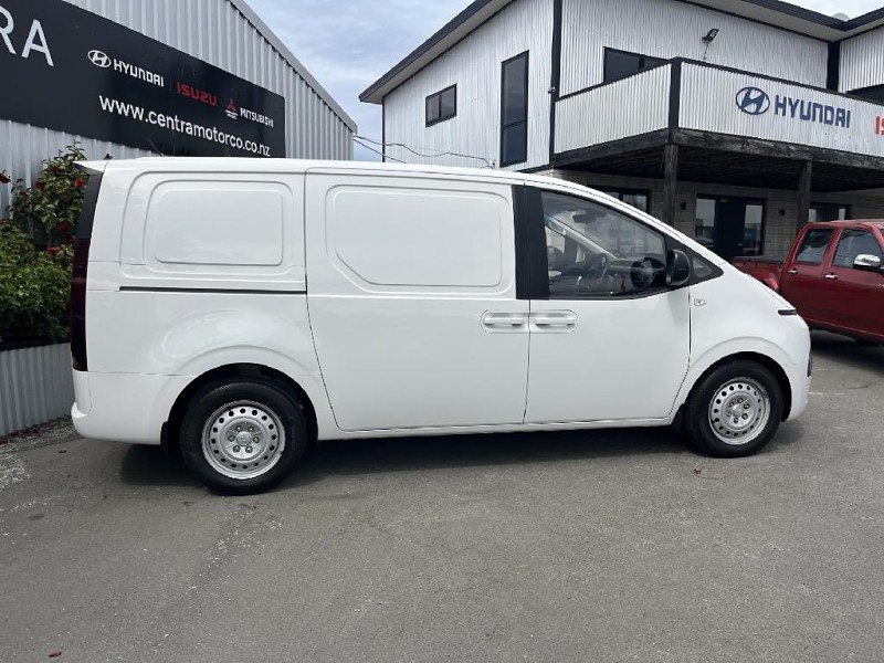 2022 Hyundai Staria