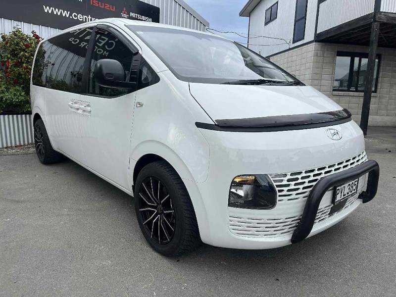 2023 Hyundai Staria Load