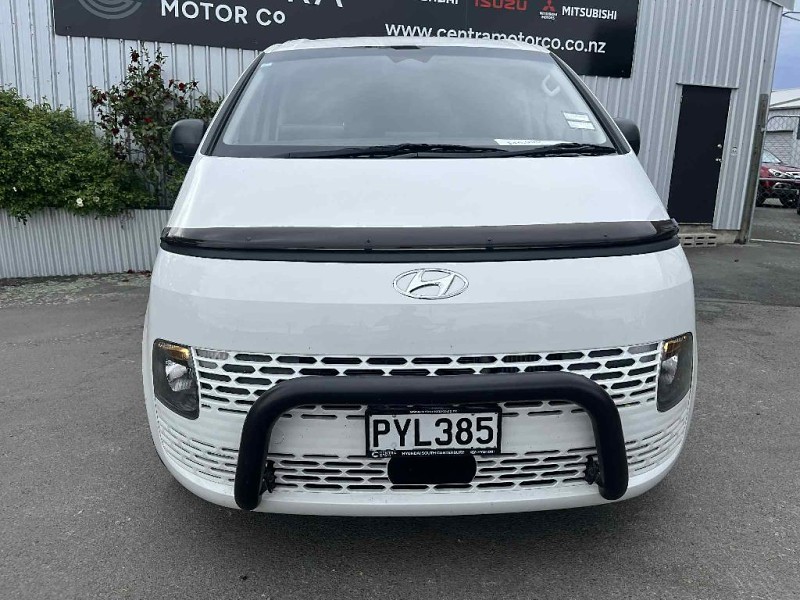 2023 Hyundai Staria Load