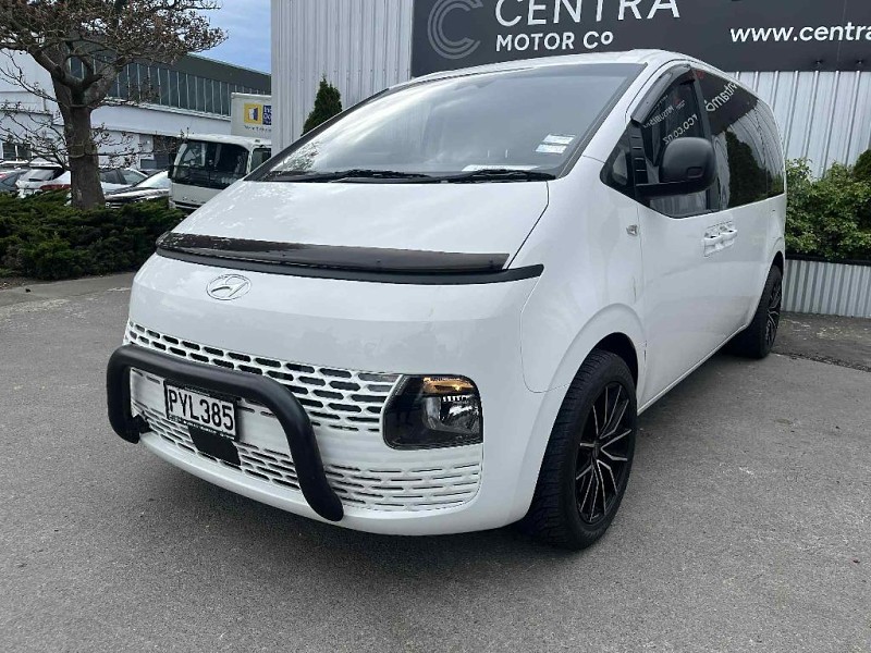 2023 Hyundai Staria Load