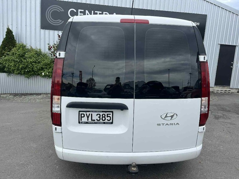 2023 Hyundai Staria Load