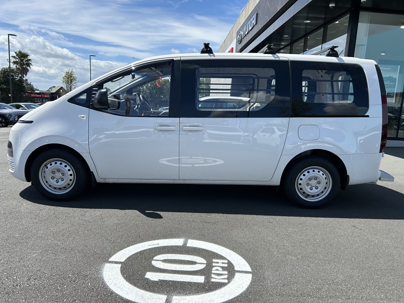 2025 Hyundai Staria