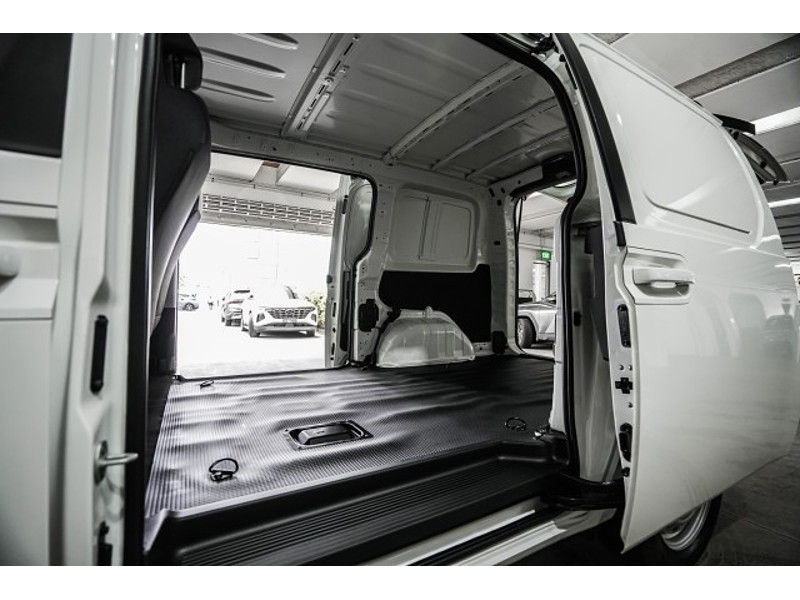 2025 Hyundai Staria Load