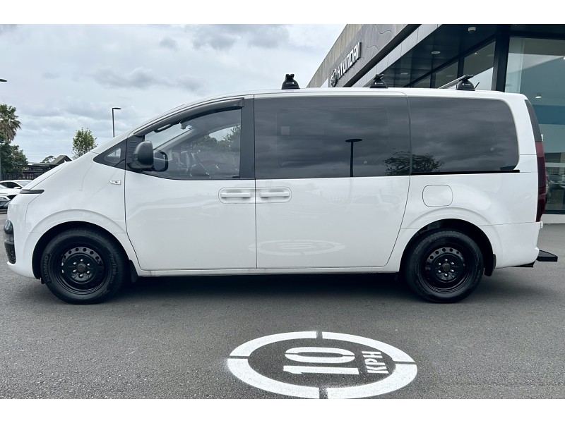 2025 Hyundai Staria
