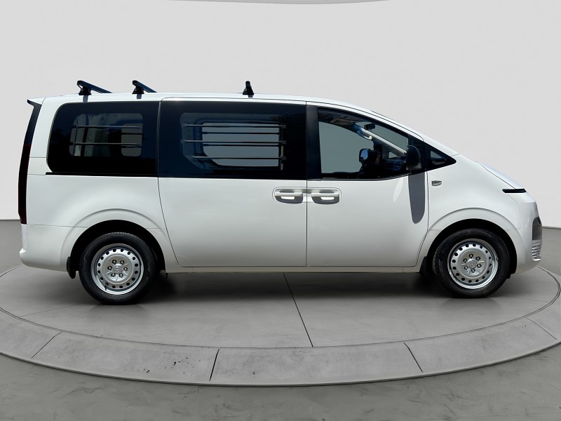 2022 Hyundai Staria