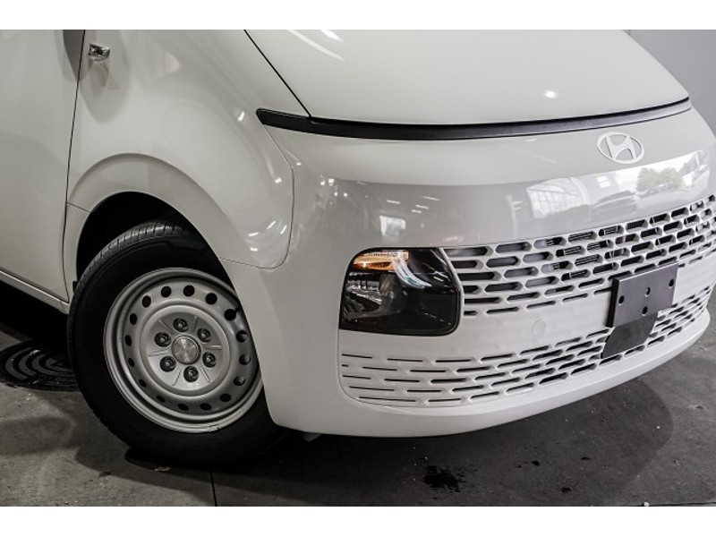 2026 Hyundai Staria Load
