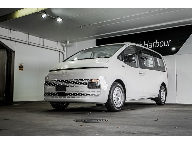 2026 Hyundai Staria Load