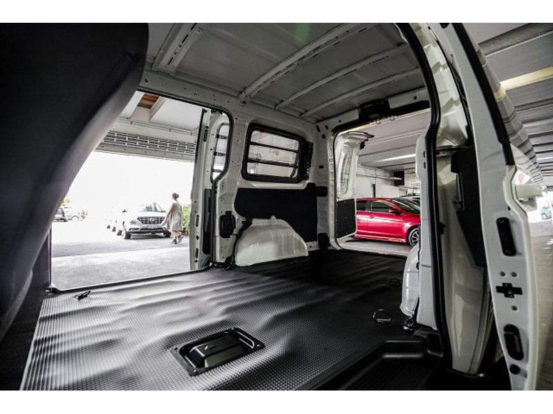 2026 Hyundai Staria Load