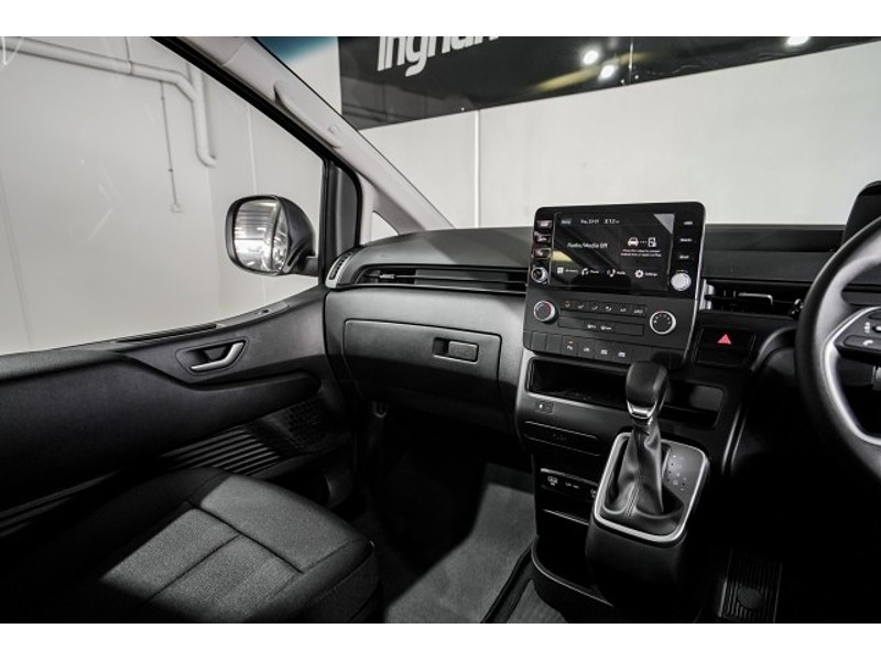 2026 Hyundai Staria Load