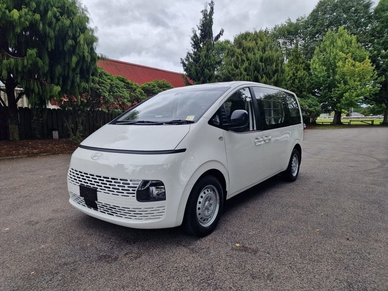 2026 Hyundai Staria Load