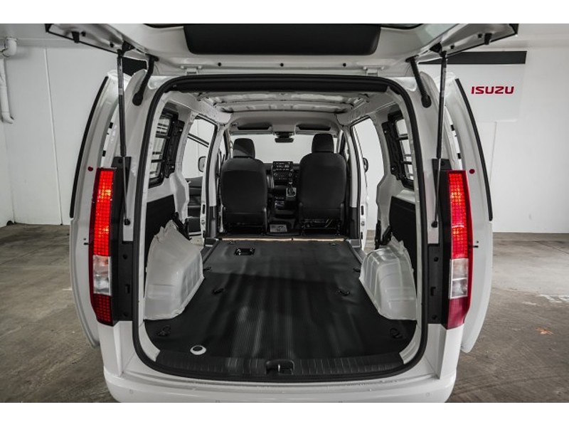 2026 Hyundai Staria Load