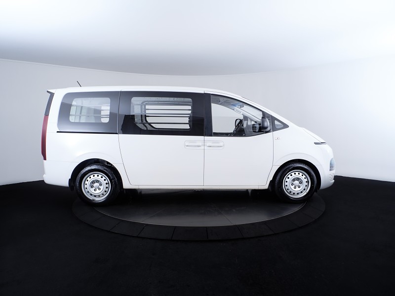 2021 Hyundai Staria Load