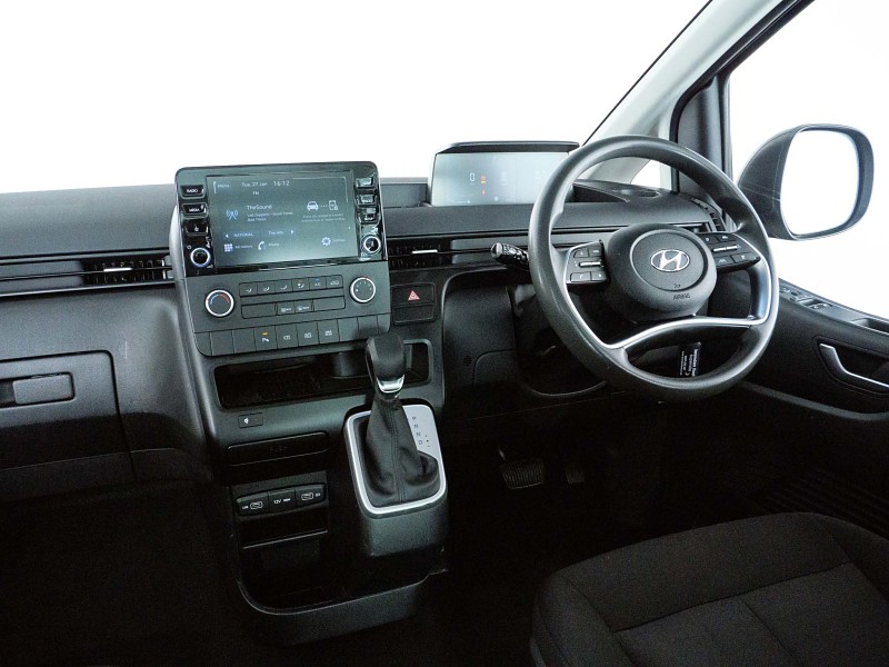 2021 Hyundai Staria Load