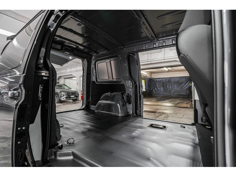 2025 Hyundai Staria Load