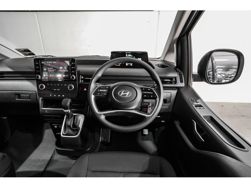 2025 Hyundai Staria Load