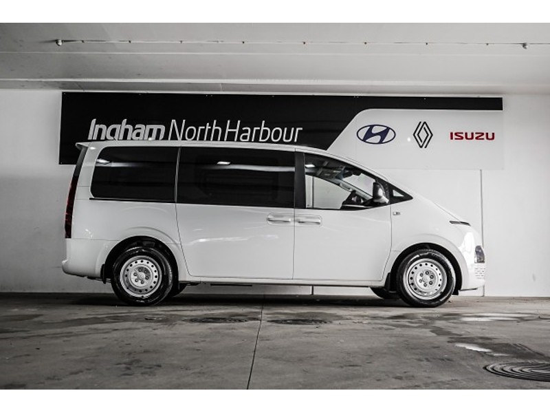 2022 Hyundai Staria Load