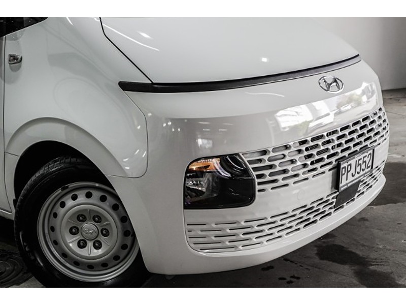 2022 Hyundai Staria Load