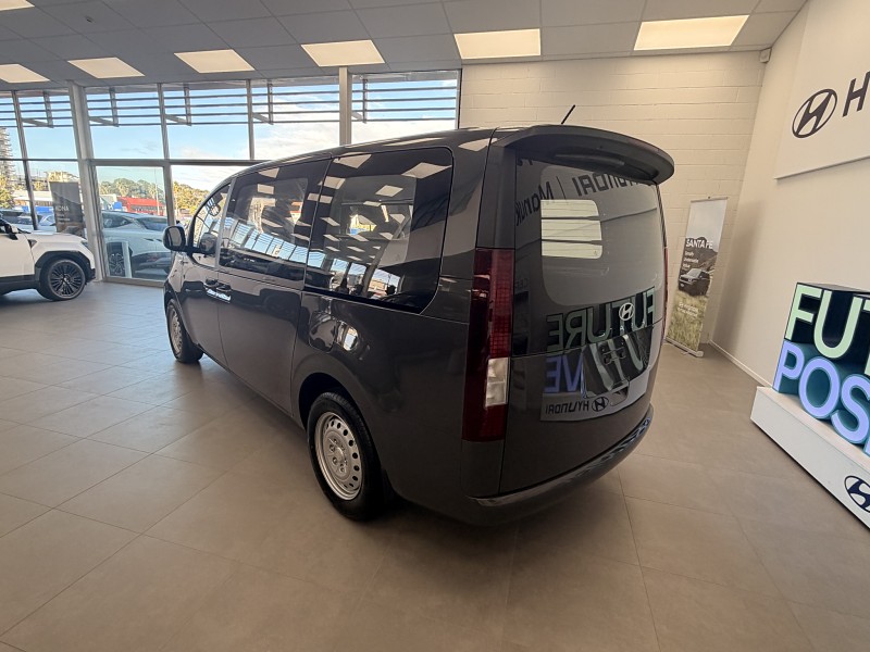 2026 Hyundai Staria Load